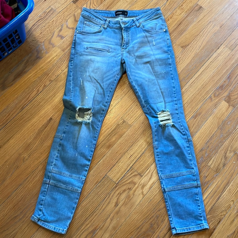 Vitaly light wash distressed jeans size 32
